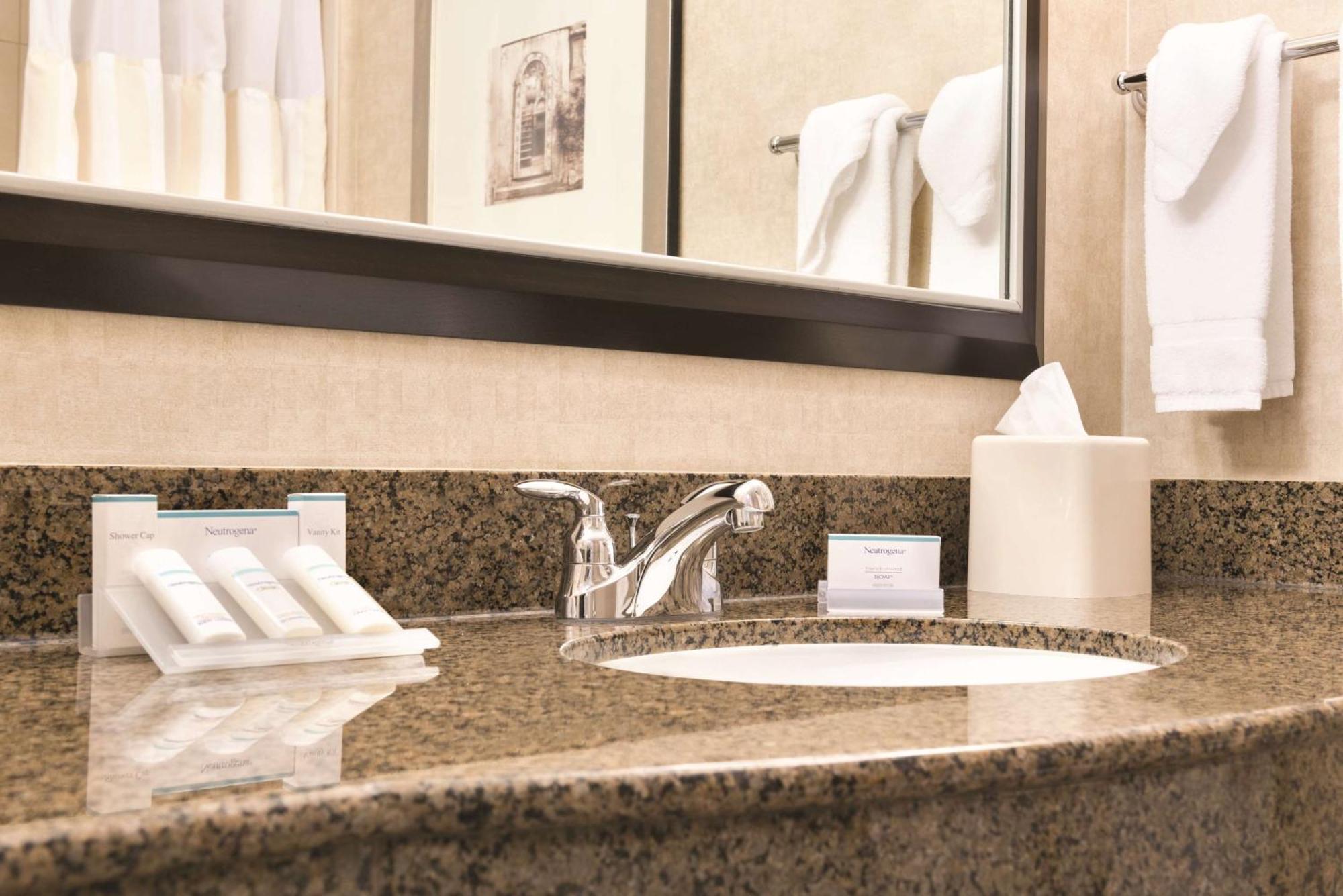 Hilton Garden Inn FargoFargo  Kültér fotó